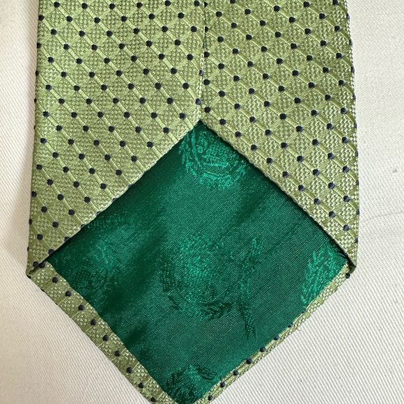Tommy Hilfiger Men’s green tie Like New - Picture 2 of 6